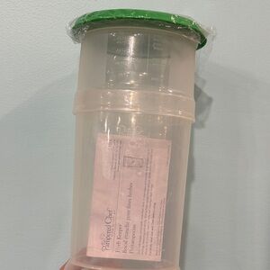 Pampered Chef Herb Storage Container with Green Lid